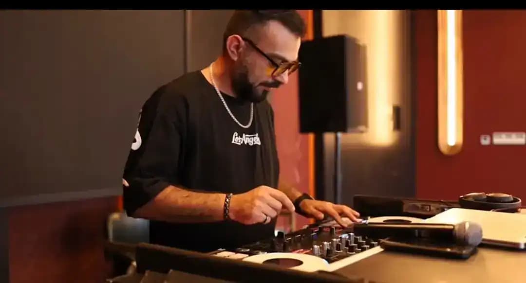 DJ AnaR